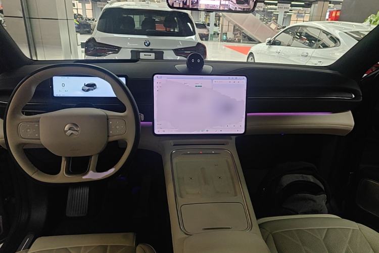 Used Nio ES6 2025 75 kWh Center Console