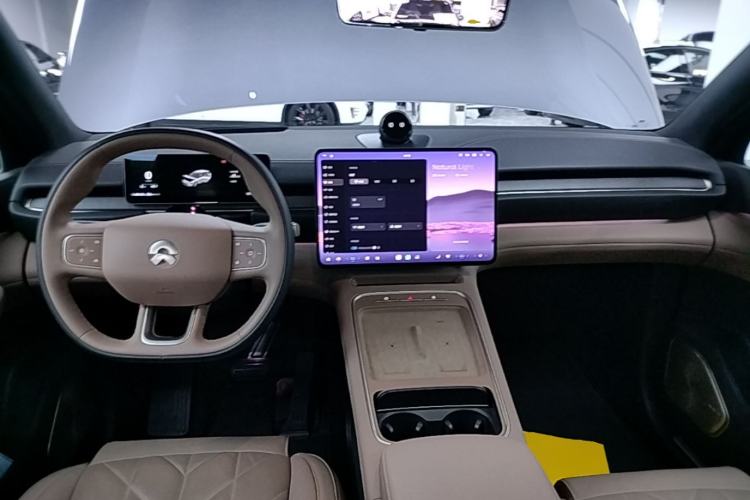 Used Nio ES6 2025 75 kWh Center Console