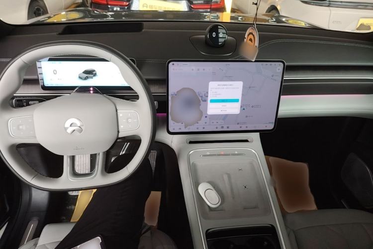 Used Nio ES6 2025 75 kWh Center Console