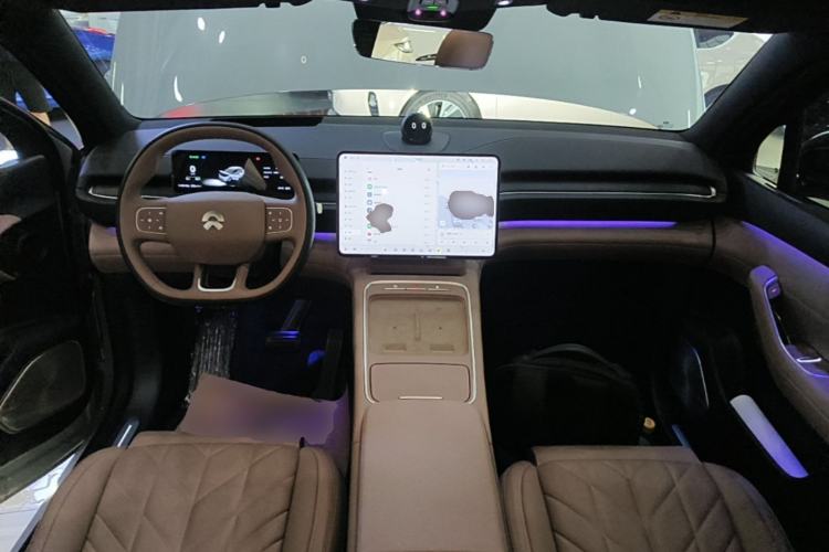 Used Nio ES6 2025 75 kWh Center Console