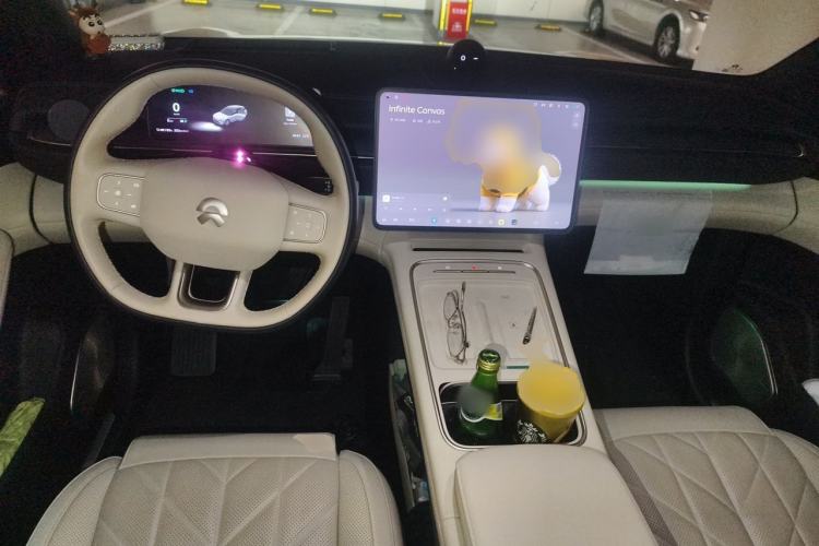 Used Nio ES6 2025 75 kWh Center Console