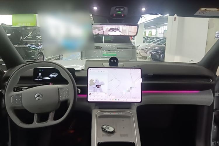 Used Nio ES6 2025 75 kWh Center Console