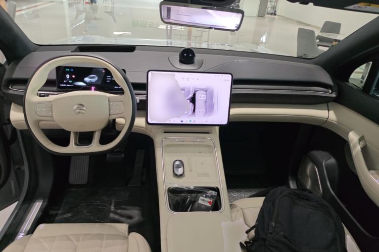 Used Nio ES6 2025 75 kWh Center Console
