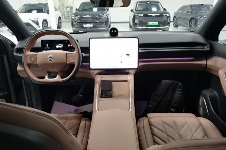 Used Nio ES6 2025 75 kWh Center Console
