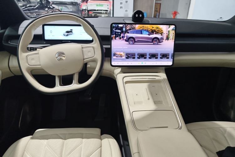 Used Nio ES6 2025 75 kWh Center Console