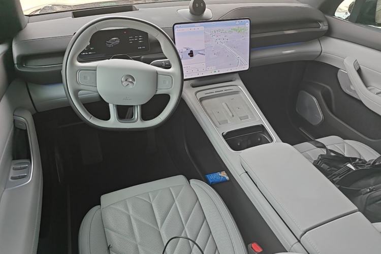 Used Nio ES6 2025 75 kWh Center Console