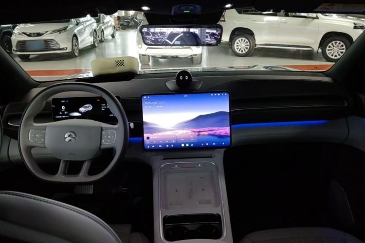 Used Nio ES6 2025 75 kWh Center Console