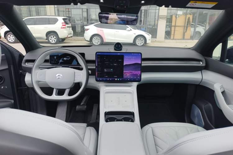 Used Nio ES6 2025 75 kWh Center Console