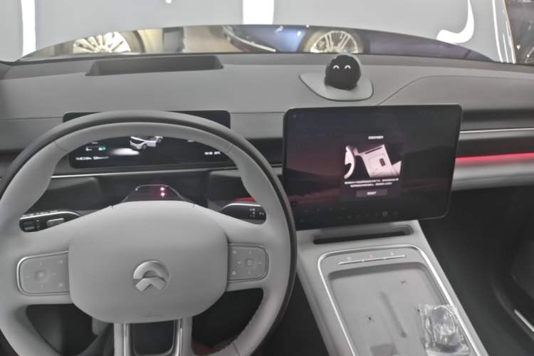 Used Nio ES6 2025 75 kWh Center Console