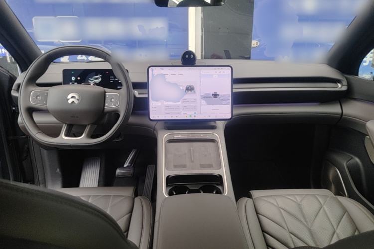 Used Nio ES6 2025 75 kWh Center Console
