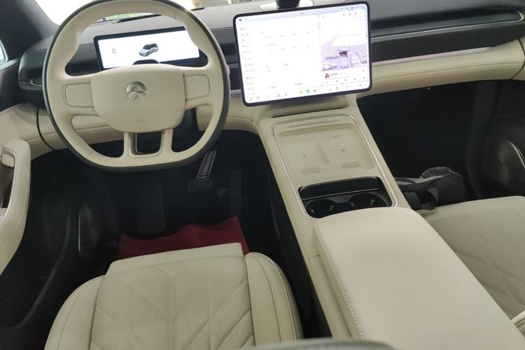 Used Nio ES6 2025 75 kWh Center Console