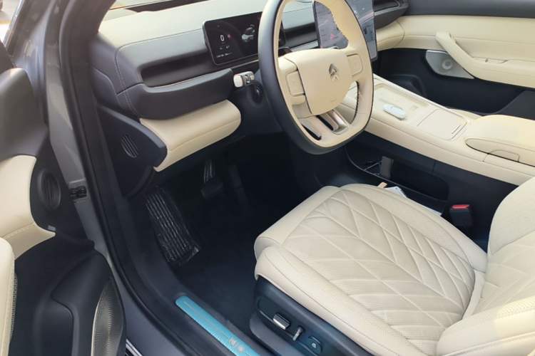 Used Nio ES6 2025 75 kWh Driver Seat