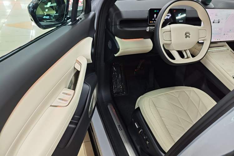 Used Nio ES6 2025 75 kWh Driver Seat