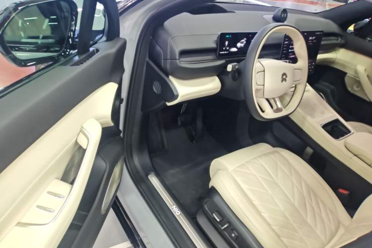 Used Nio ES6 2025 75 kWh Driver Seat