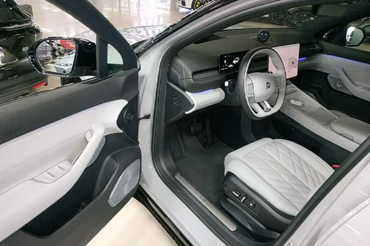 Used Nio ES6 2025 75 kWh Driver Seat