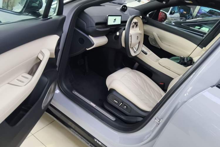 Used Nio ES6 2025 75 kWh Driver Seat