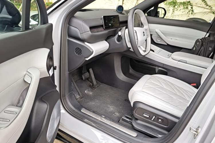 Used Nio ES6 2025 75 kWh Driver Seat
