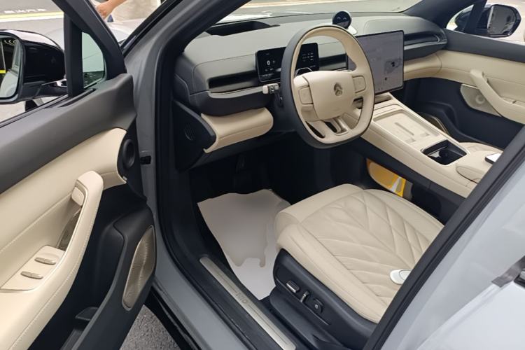 Used Nio ES6 2025 75 kWh Driver Seat
