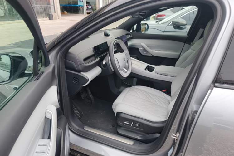 Used Nio ES6 2025 75 kWh Driver Seat