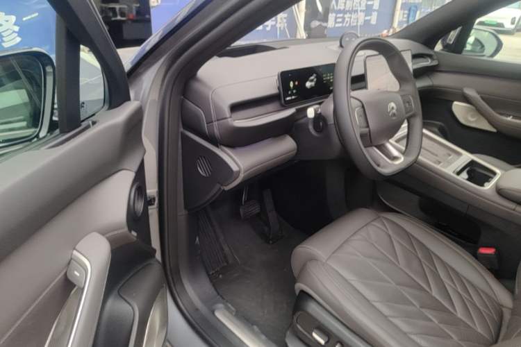 Used Nio ES6 2025 75 kWh Driver Seat
