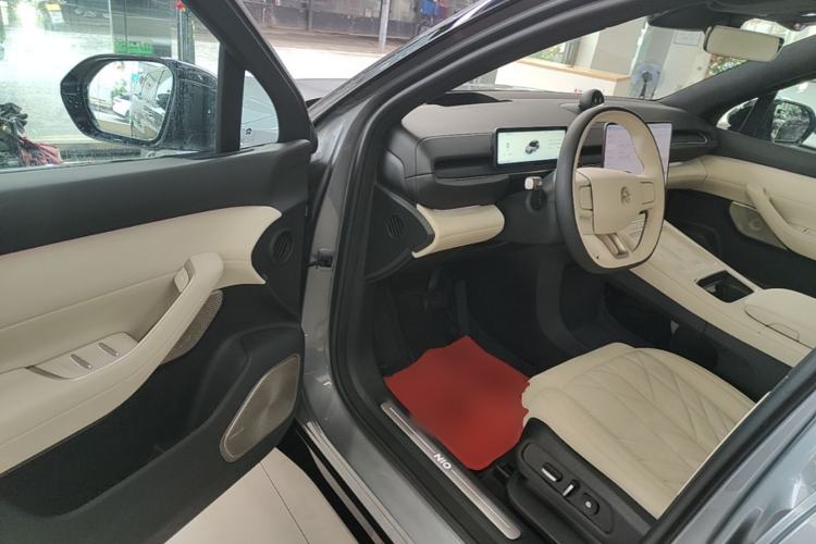 Used Nio ES6 2025 75 kWh Driver Seat