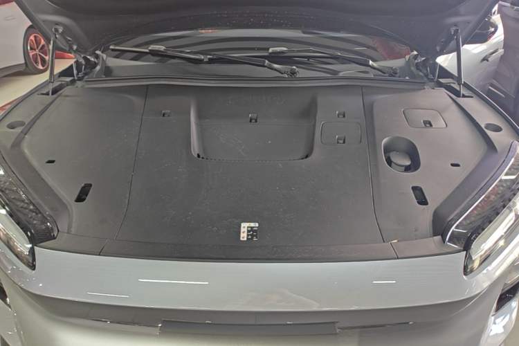 Used Nio ES6 2025 Model 100kWh 300,000th Anniversary Edition Engine Bay