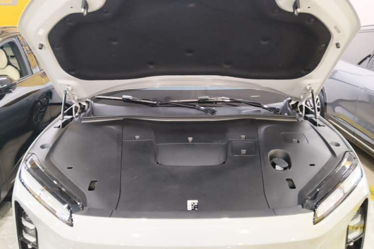 Used Nio ES6 2025 75 kWh Engine Bay