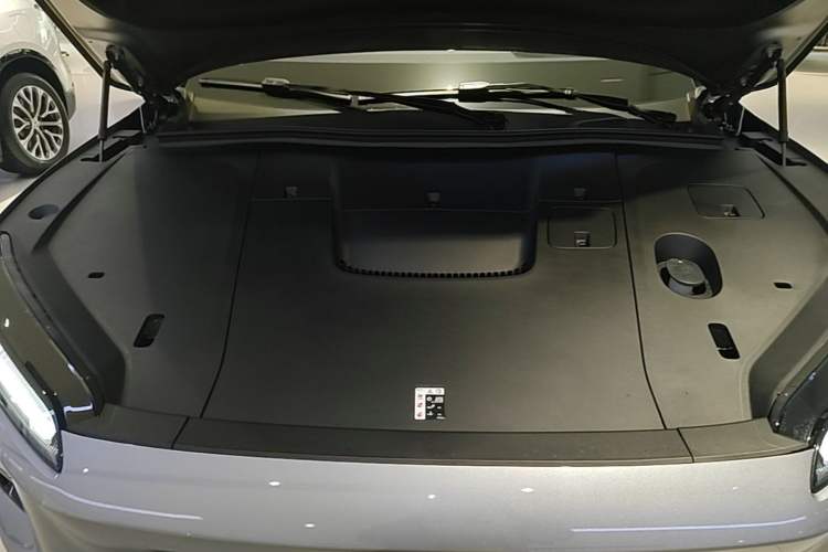 Used Nio ES6 2025 75 kWh Engine Bay