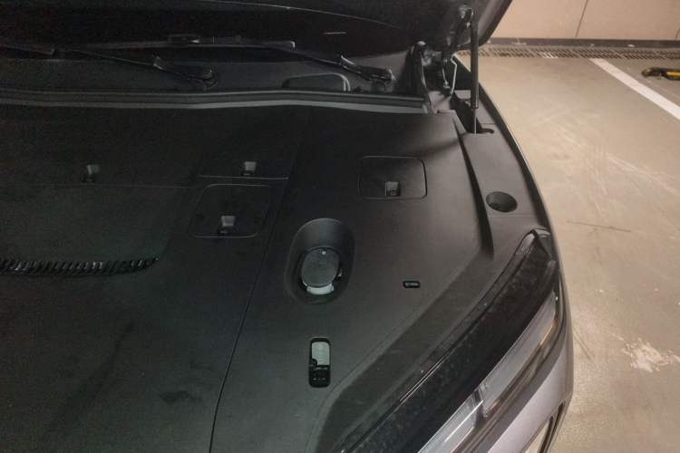 Used Nio ES6 2025 75 kWh Engine Bay Left