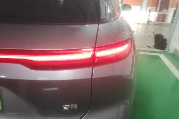 Used Nio ES6 2025 75 kWh Exterior 3