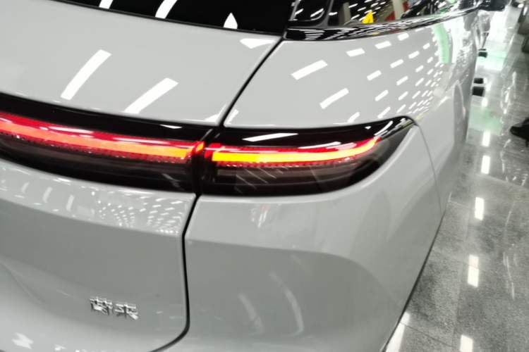 Used Nio ES6 2025 75 kWh Exterior 3