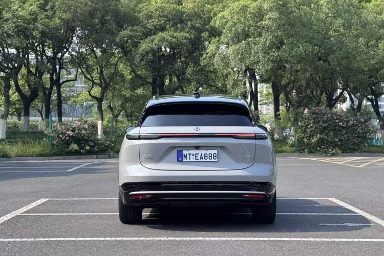 Used Nio ES6 2025 75 kWh Exterior 4