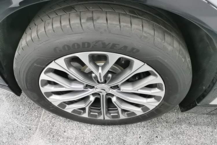 Used Nio ES6 2025 75 kWh Exterior 4