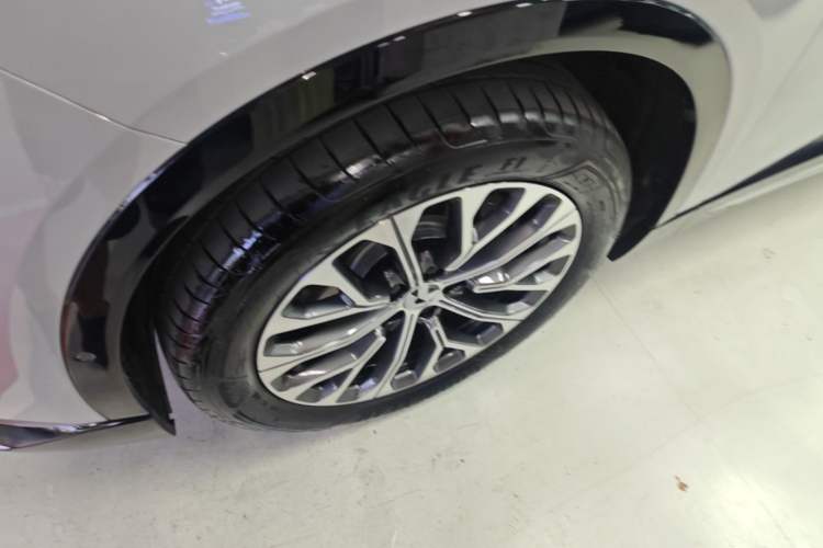Used Nio ES6 2025 75 kWh Exterior 4