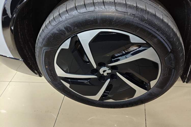 Used Nio ES6 2025 75 kWh Exterior 5