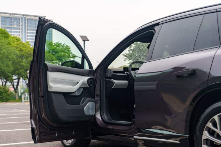 Used Nio ES6 2025 75 kWh Exterior 8
