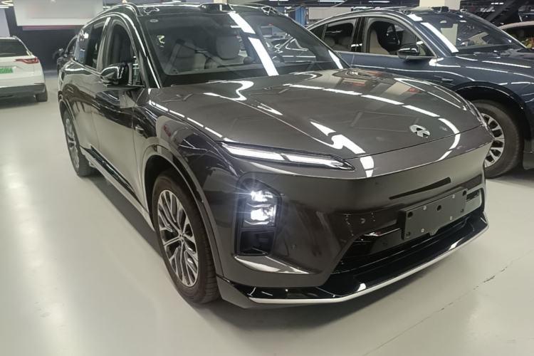 Used Nio ES6 2025 75 kWh Front Right 45 Deg