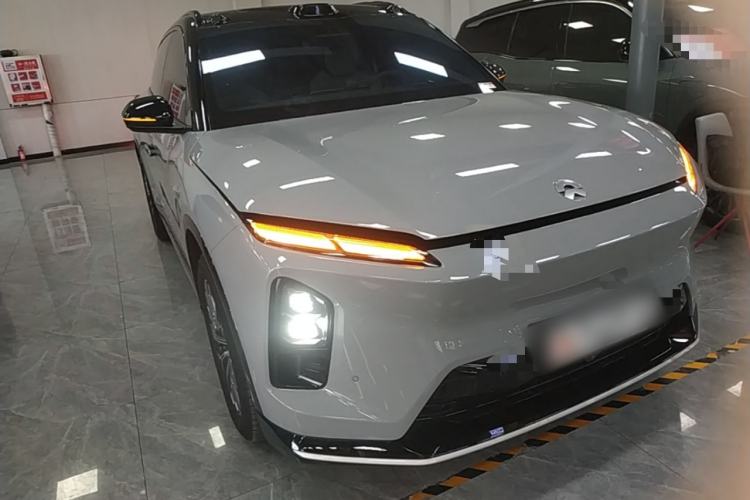 Used Nio ES6 2025 75 kWh Front Right 45 Deg