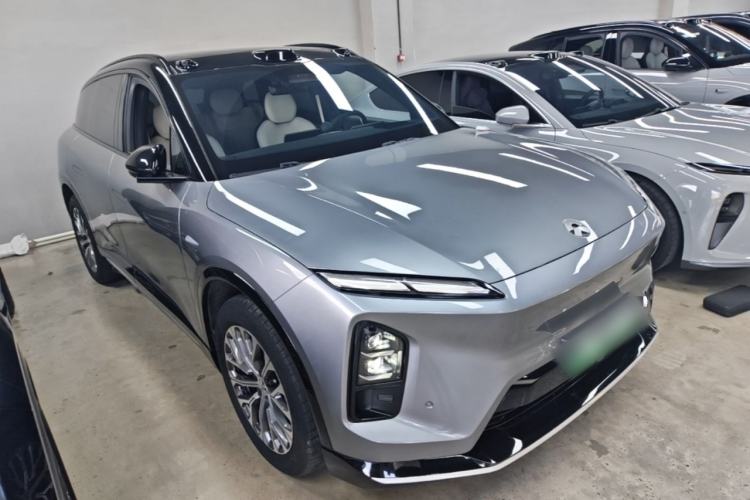 Used Nio ES6 2025 75 kWh Front Right 45 Deg
