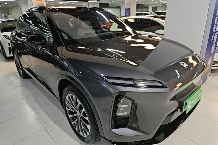 Used Nio ES6 2025 75 kWh Front Right 45 Deg
