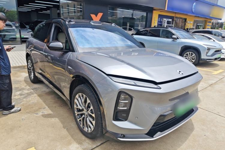 Used Nio ES6 2025 75 kWh Front Right 45 Deg