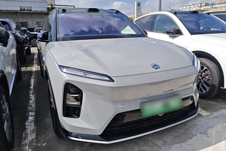 Used Nio ES6 2025 75 kWh Front Right 45 Deg
