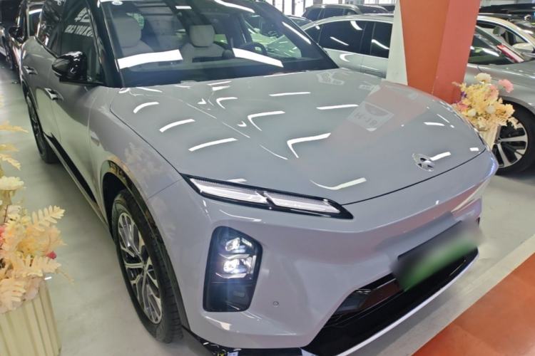 Used Nio ES6 2025 75 kWh Front Right 45 Deg