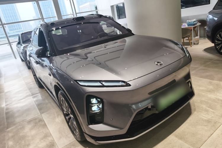 Used Nio ES6 2025 75 kWh Front Right 45 Deg