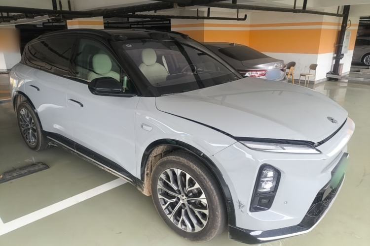 Used Nio ES6 2025 75 kWh Front Right 45 Deg