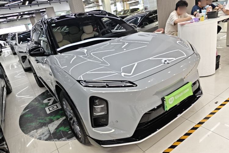 Used Nio ES6 2025 75 kWh Front Right 45 Deg