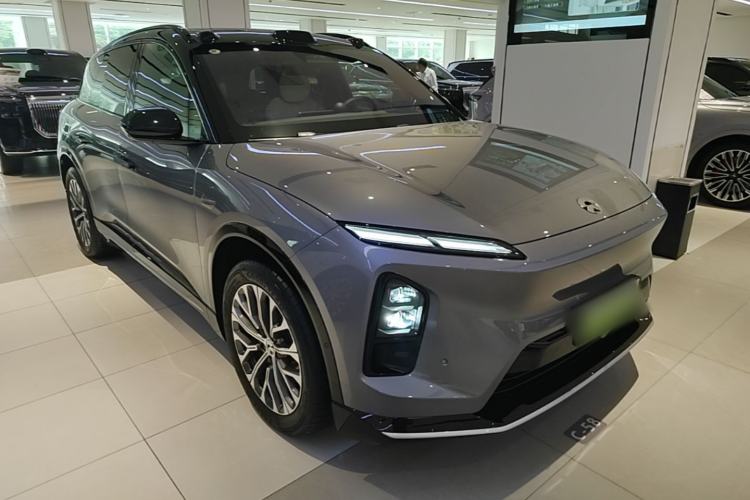 Used Nio ES6 2025 75 kWh Front Right 45 Deg