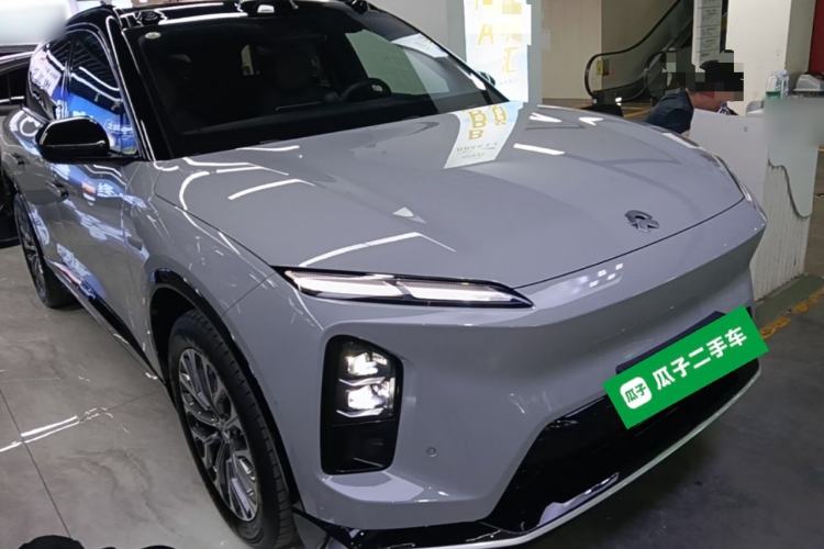 Used Nio ES6 2025 75 kWh Front Right 45 Deg