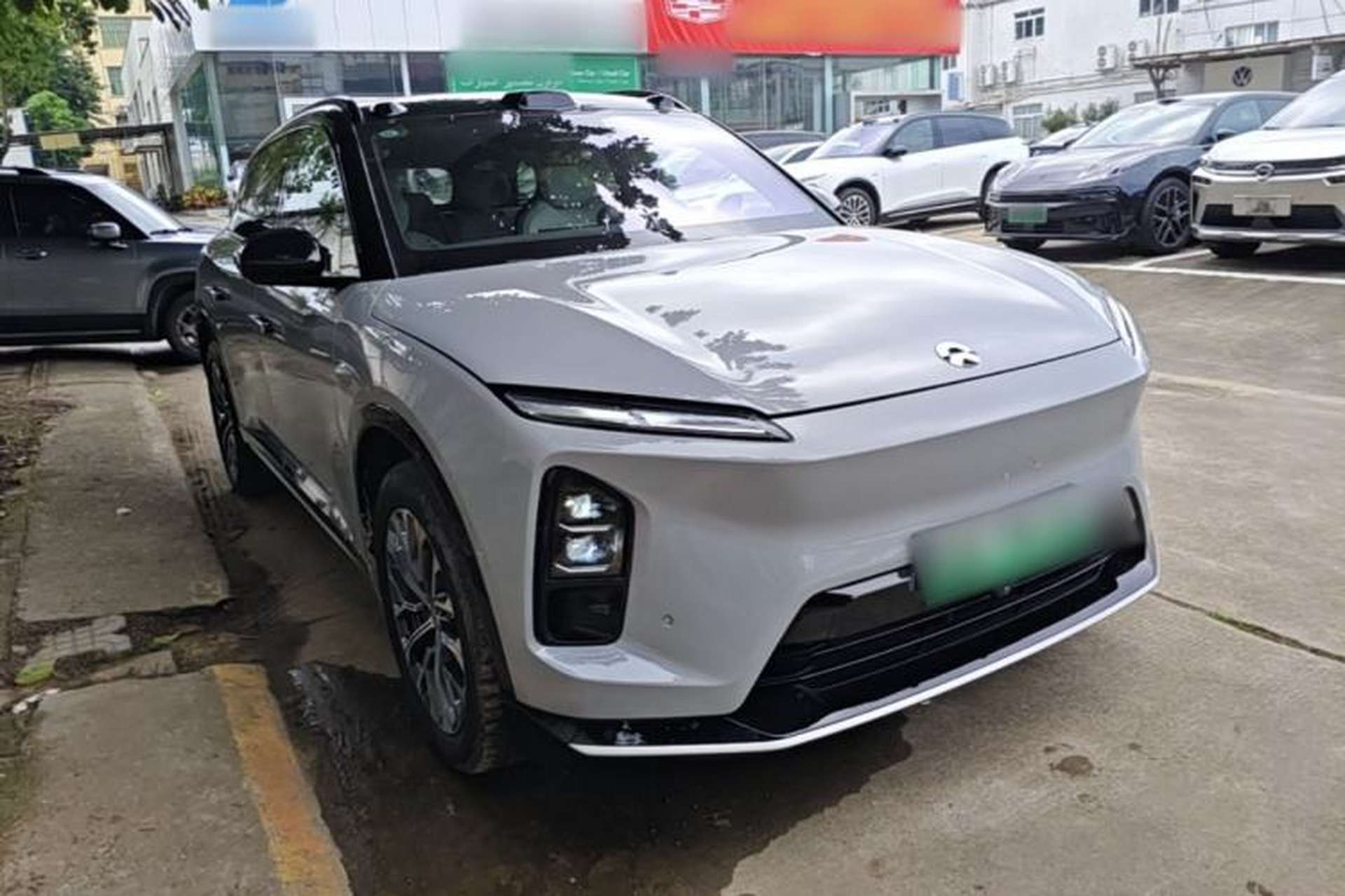 Used Nio ES6 2025 75 kWh Front Right 45 Deg