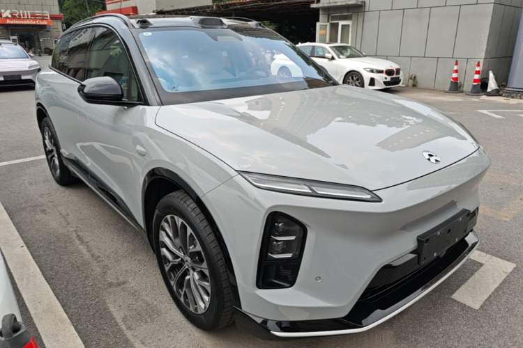 Used Nio ES6 2025 75 kWh Front Right 45 Deg